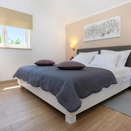 Egli S Bazenom Casa vacanze